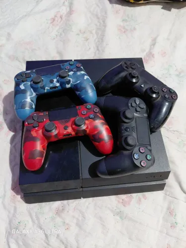 Vendo ps4 muito conservado top de linha