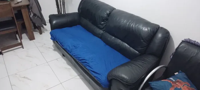 Sofá 3 lugares couro