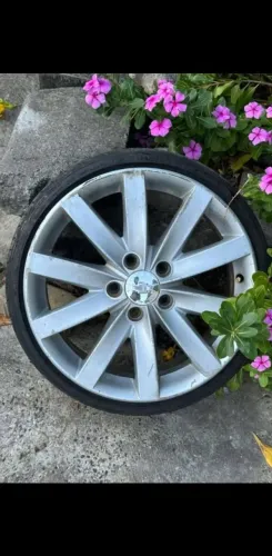 Aro 17 do Jetta