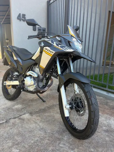XRE 300 adventure