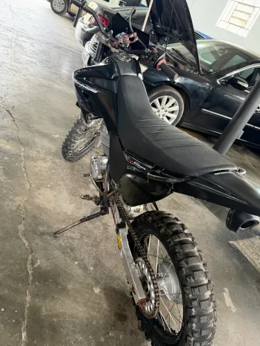 Vendo moto de trilha tornado , 
