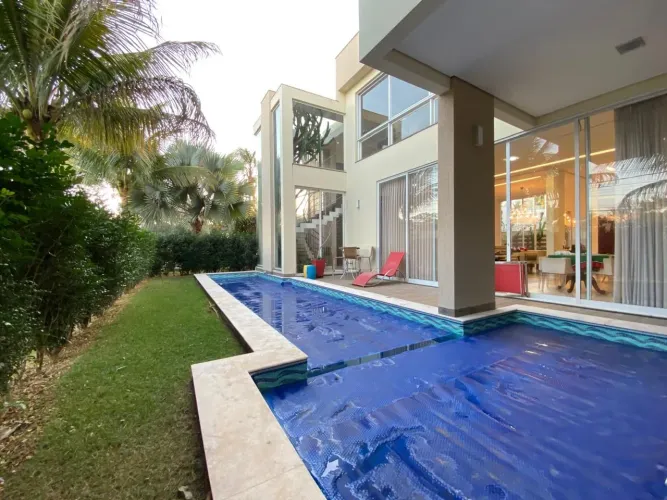 Casa à venda no Condomínio Jardins Barcelona em Uberlândia/MG