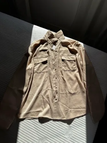 Camisa Bege COM ETIQUETA (só falta um botão)