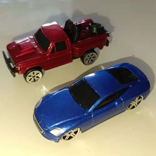 2 Miniatura Carrinho Maisto em Ótimo Estado