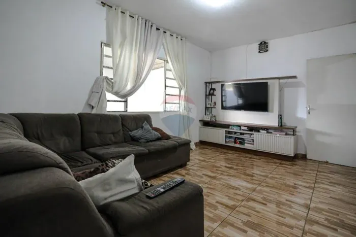 Casa à Venda na Avenida Brasil no Mogi Moderno, 3 dormitórios, garagem e churrasqueira!