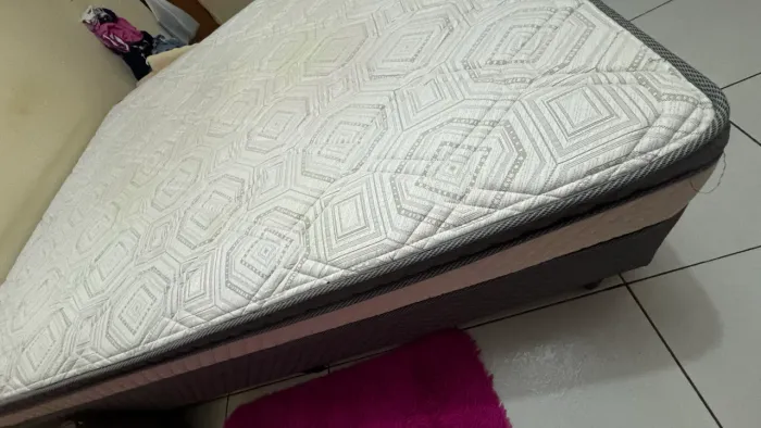Vendo cama queen size herval