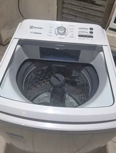 Máquina de lavar 17kg seminova Electrolux