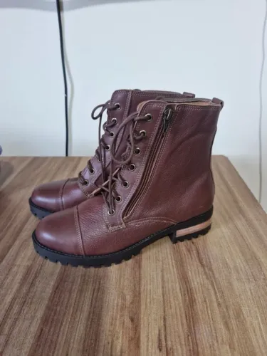 Bota de couro