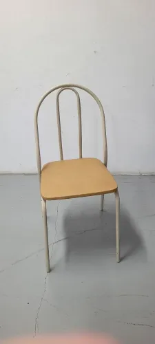 Cadeira de metal