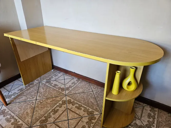 Mesa de escritório - madeira