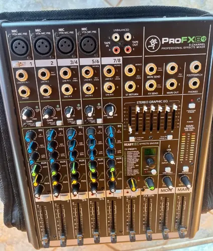 Mesa De Som Com Usb Profx8 V2 Mackie 8 Canais Pro Fx 110v/220v (bivolt)