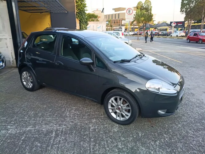 Fiat Punto Essence 1.6 Flex 16V 5P 2012