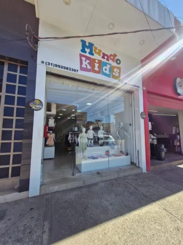 VENDO/PASSO PONTO E ESTRUTURA COMPLETA DE LOJA NO BARREIRO