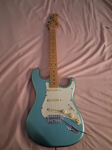 GUITARRA TAGIMA STRATOCASTER TG 530