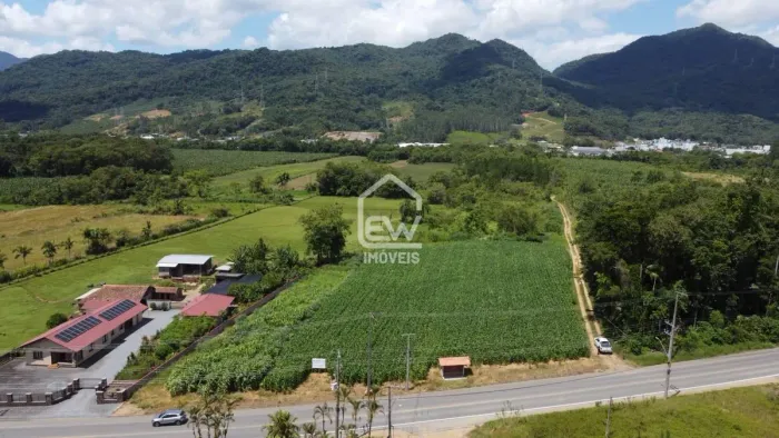 Terreno com Área Total de 53.107m² em Schroeder, SC