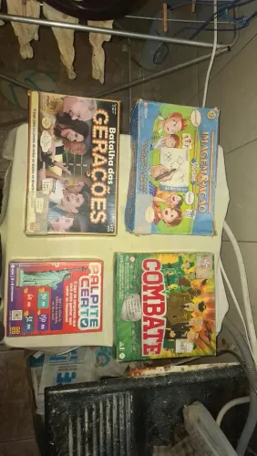 Vendo 4 jogos de tabuleiros 