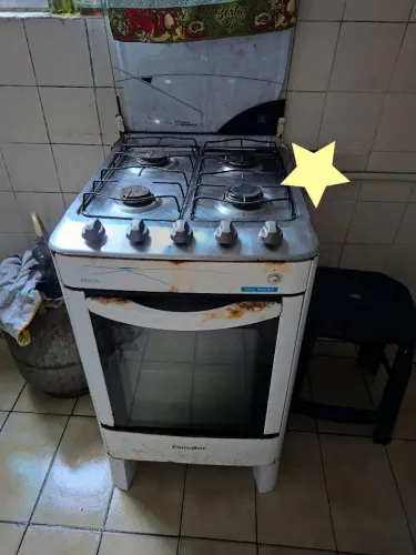 Fogão com gás e registro