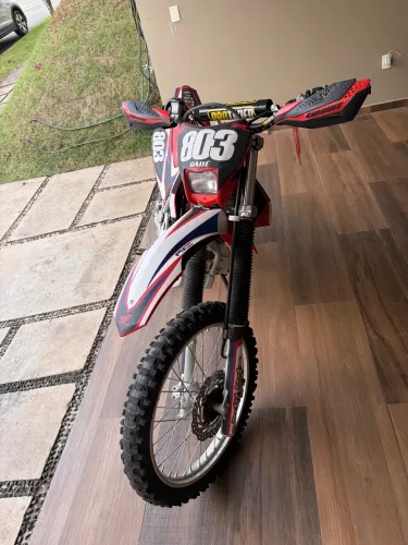 Moto Crf 250 Impecável.