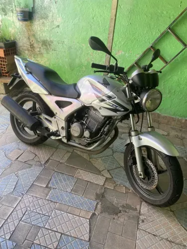 HONDA TWISTER 250 ANO 2005 COM KIT 2008