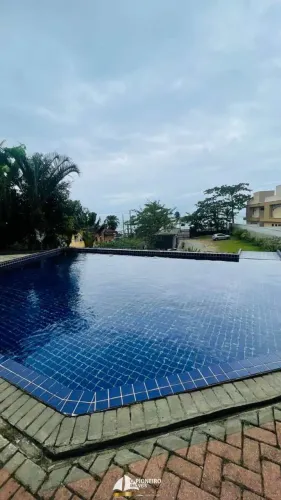 Casa de Condomínio com 2 suítes pé na areia, Boiçucanga