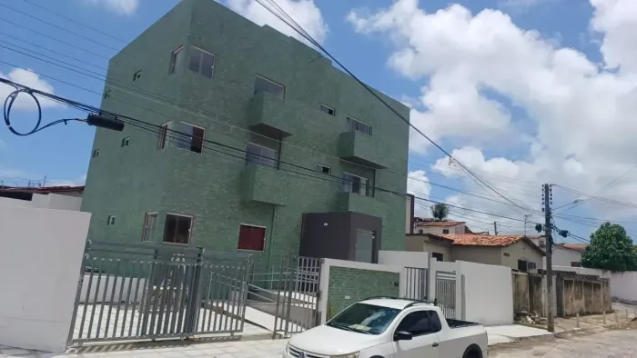Apartamento Térreo Area Externa em (L) 101m² 2 Quartos, 1 Suíte, C/01 Vaga