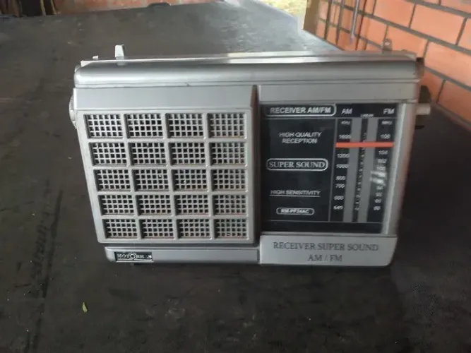 Rádio portátil Motobrás AM/FM (para restauro)