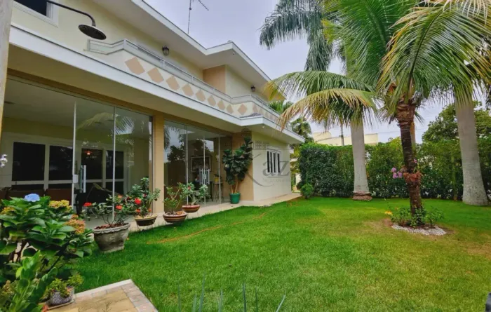 Casa condomínio  Terras de Santa Clara 350 mts construção 3 quartos sendo 3 suites Jacarei