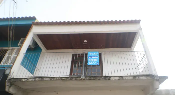 Casa com 1 dormitório e sacada no Fragata em Pelotas