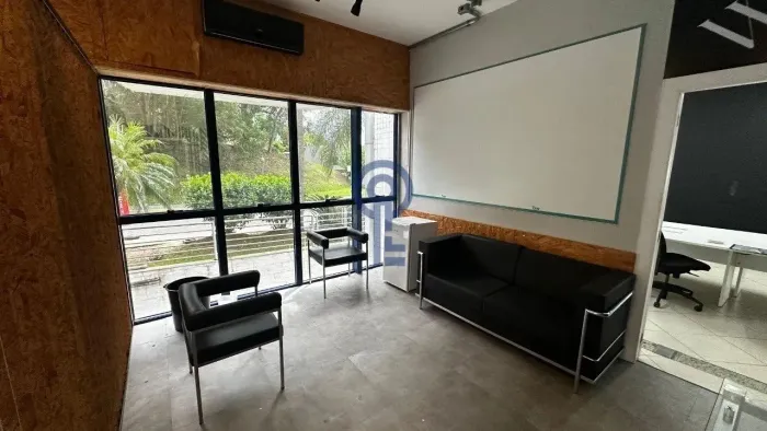 Sala comercial com 144 m² para alugar na Rodovia José Carlos Daux