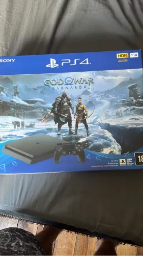 PS4 Slim 1TB Completo + 7 Jogos (GOW Ragnarök, GTA V) + Caixa Original