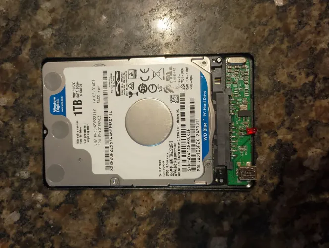 HD de 1TB Western Digital 10SPZX sata 6GB/s + Adaptador de hd ou ssd sata externo + Cabo