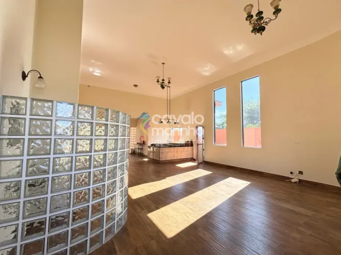 Casa em condomínio á venda ou para alugar com 3 quartos, 227m² - Loteamento Terras de Flor