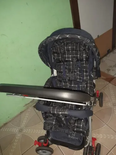 Vendo carrinho de bebê pouco usado