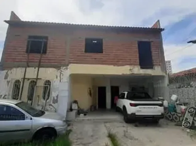 Imóvel para venda possui 200 metros quadrados com 15 quartos em Fátima - Teresina - PI
