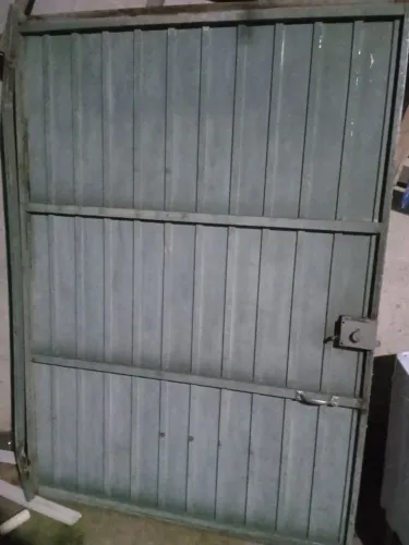 Portão fechado de ferro 1,70 Alt 123 largura 