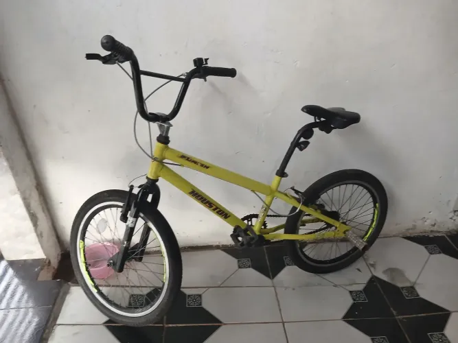 Bicicleta semi nova infantil