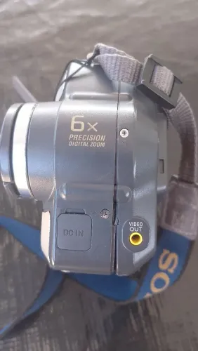 Vendo máquina fotografia sony