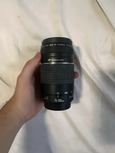 Lente Cânon EF 75-300