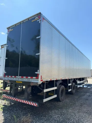 Carreta Baú 30 Pallets Palmeira 2 Eixos Wanderleia Susp. Pneumática