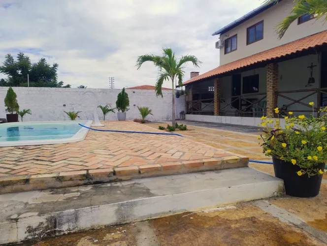 Pousada à Venda na Praia de Atalaia com piscina, área ampla, chalés