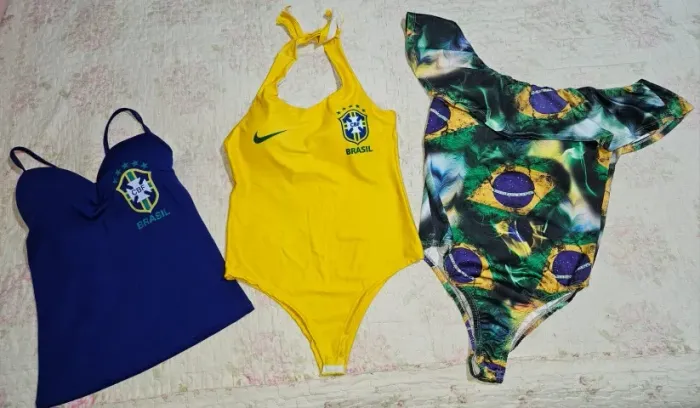 Kit com 2 Bodies e 1 Blusa "Brasileirinha Mesmo".
