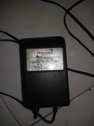 fonte hayama modelo CNI 135 BIVOLT 13,5vcc - 1A