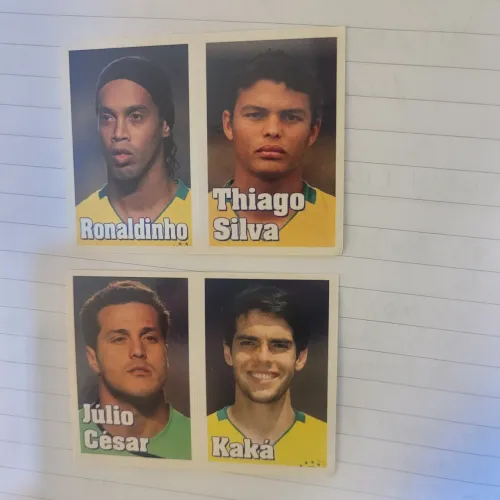 Figurinhas Ronaldinho Gaúcho e Kaká álbum Estrelas da Seleção de 2009