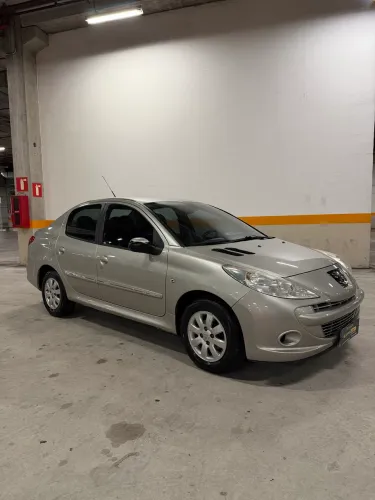 Peugeot 207 Sed. Passion XR Sport 1.4 Flex 8V 4P 2013