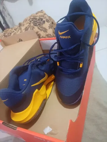 Tênis Nike airmax novo na caixa, comprado na Itália.