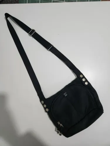 Bolsa transversal preta Uncle K