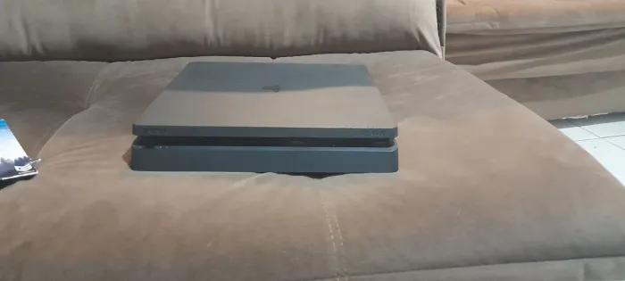PS4 SLIM 1TB USADO PREÇO A NEGOCIAR