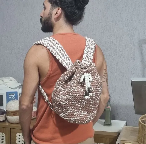 Mochila boho artesanal em crochê