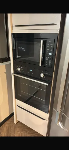 Torre de cocção de embutir - microondas + forno elétrico Electrolux 