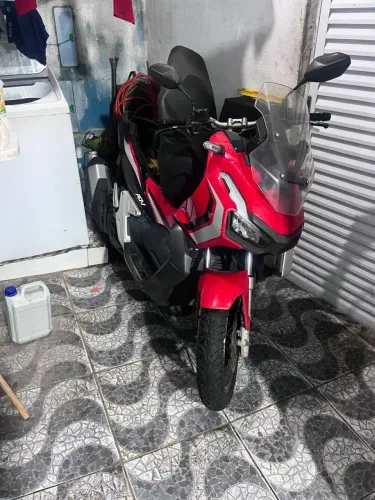 Vendo moto Adv